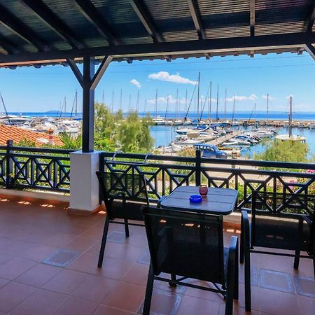 Ferienwohnung Nikiti Seafront Blue Exterior foto